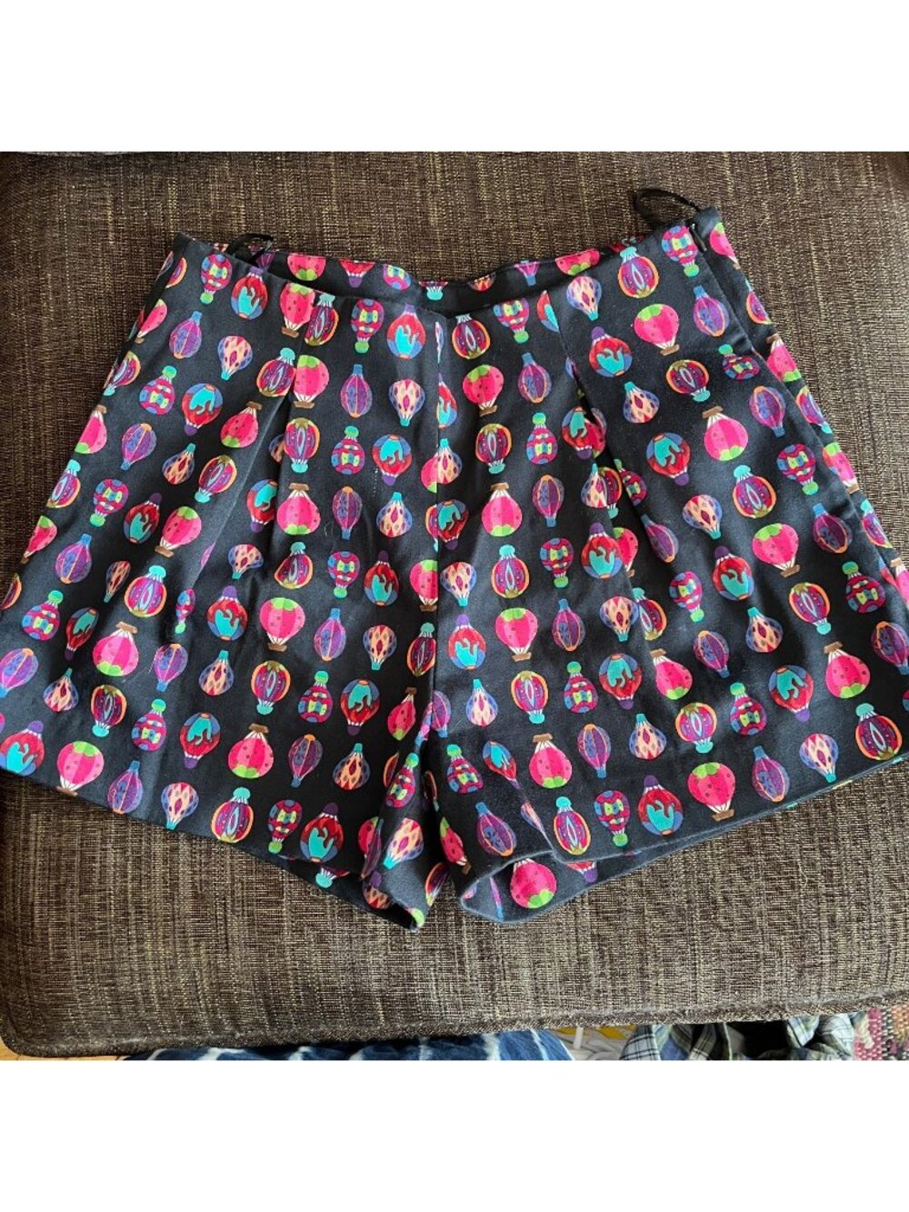 COLOR MIKIBANA Hot Air Balloon Print Pleated‎ Shorts  Size Small